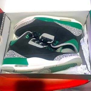 Jordan 3 Pine Green. “